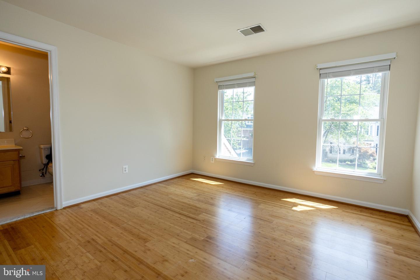 15169 WINDY HOLLOW CIR, GAINESVILLE, Virginia 20155, 4 Bedrooms Bedrooms, ,4 BathroomsBathrooms,Residential,For sale,15169 WINDY HOLLOW CIR,VAPW2102872 MLS # VAPW2102872