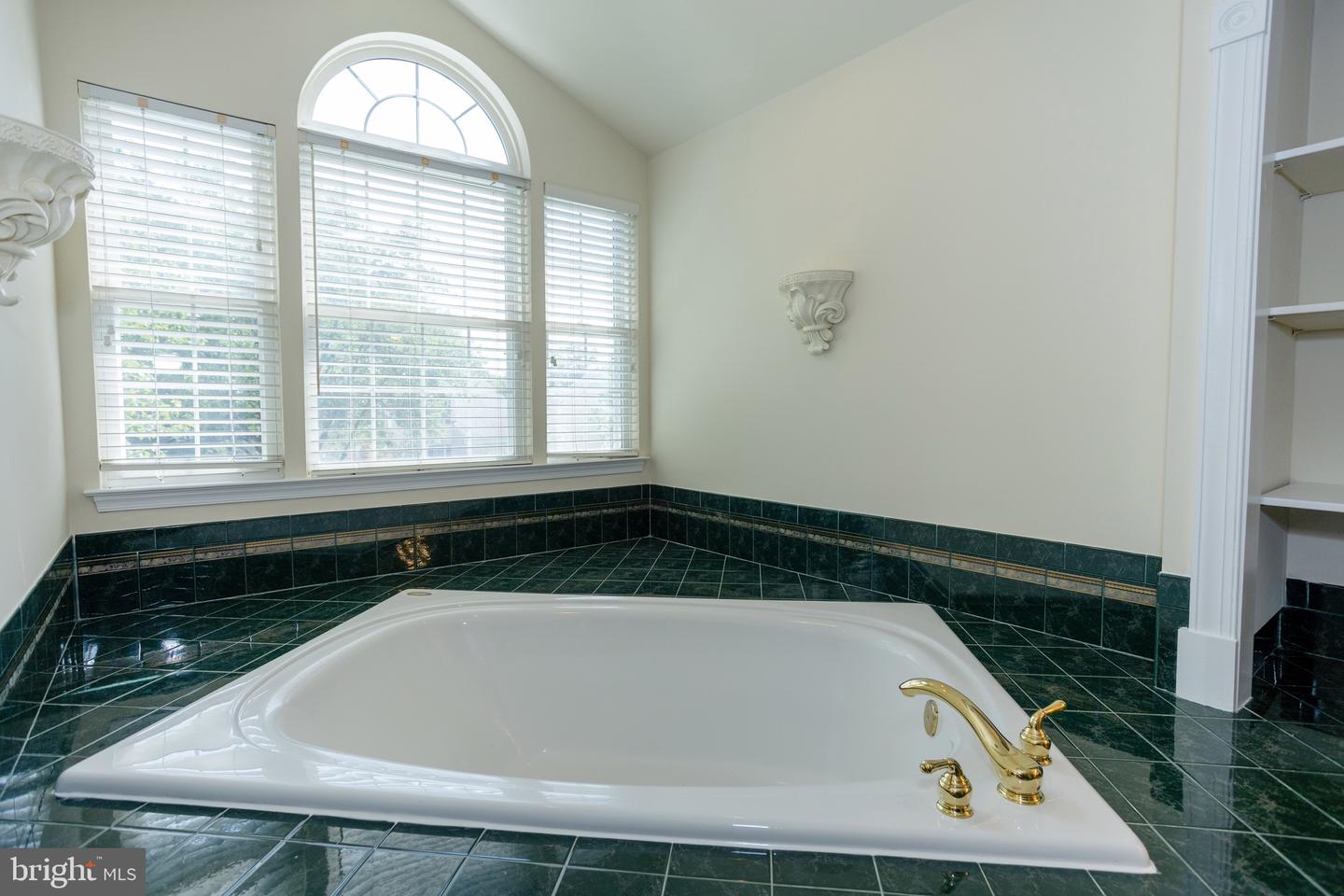 15169 WINDY HOLLOW CIR, GAINESVILLE, Virginia 20155, 4 Bedrooms Bedrooms, ,4 BathroomsBathrooms,Residential,For sale,15169 WINDY HOLLOW CIR,VAPW2102872 MLS # VAPW2102872