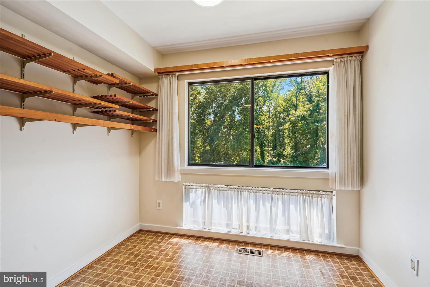 4720 DEER RUN CT, ALEXANDRIA, Virginia 22306, 3 Bedrooms Bedrooms, ,2 BathroomsBathrooms,Residential,For sale,4720 DEER RUN CT,VAFX2263978 MLS # VAFX2263978