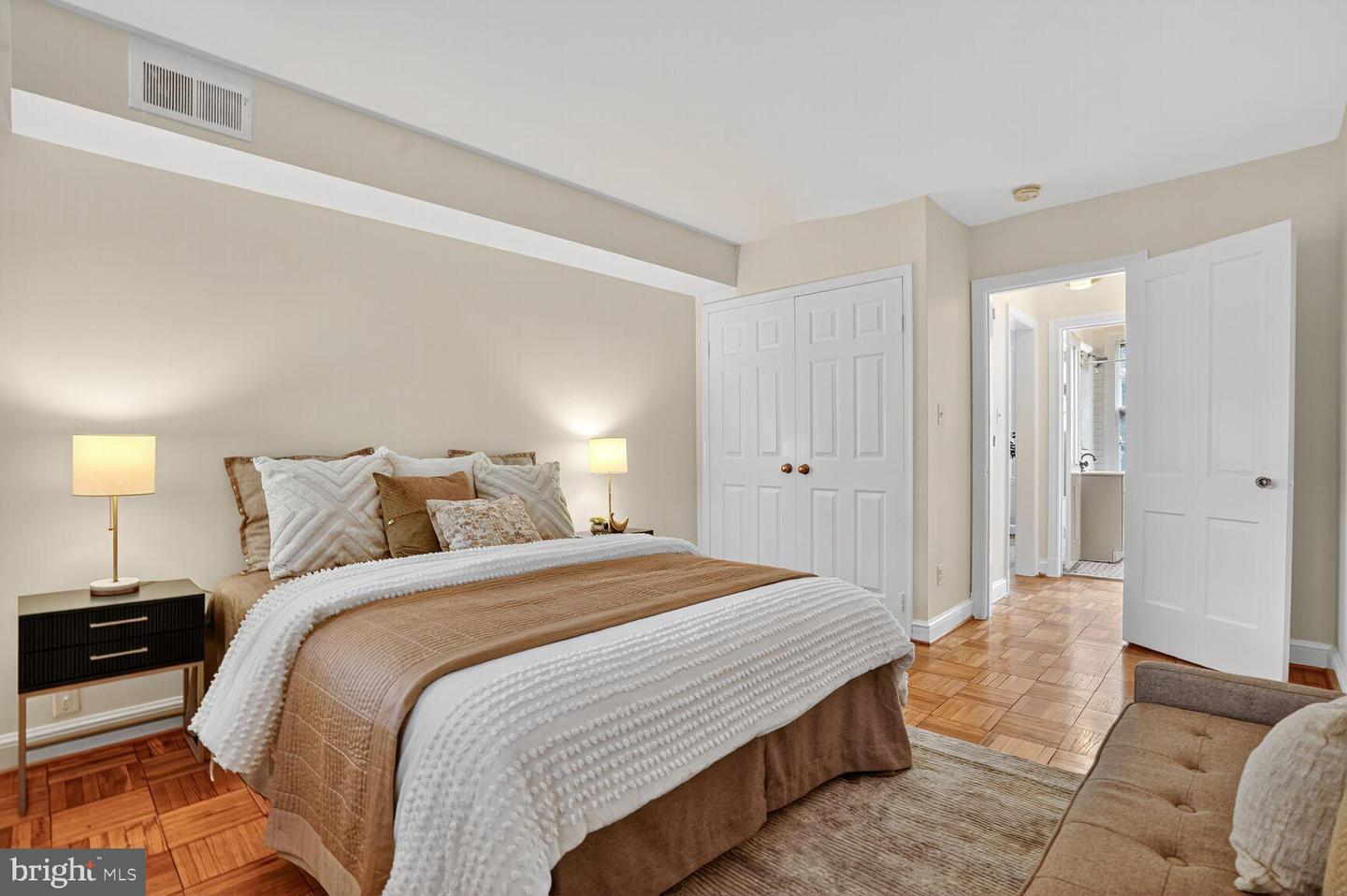 2736 ORDWAY ST NW #3, WASHINGTON, District Of Columbia 20008, 1 Bedroom Bedrooms, 5 Rooms Rooms,1 BathroomBathrooms,Residential,For sale,2736 ORDWAY ST NW #3,DCDC2217268 MLS # DCDC2217268