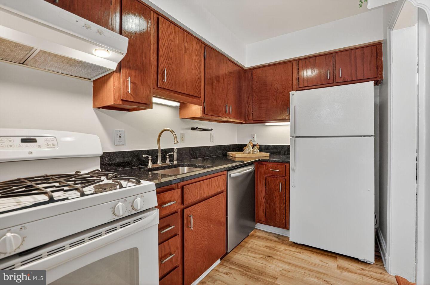 2736 ORDWAY ST NW #3, WASHINGTON, District Of Columbia 20008, 1 Bedroom Bedrooms, 5 Rooms Rooms,1 BathroomBathrooms,Residential,For sale,2736 ORDWAY ST NW #3,DCDC2217268 MLS # DCDC2217268