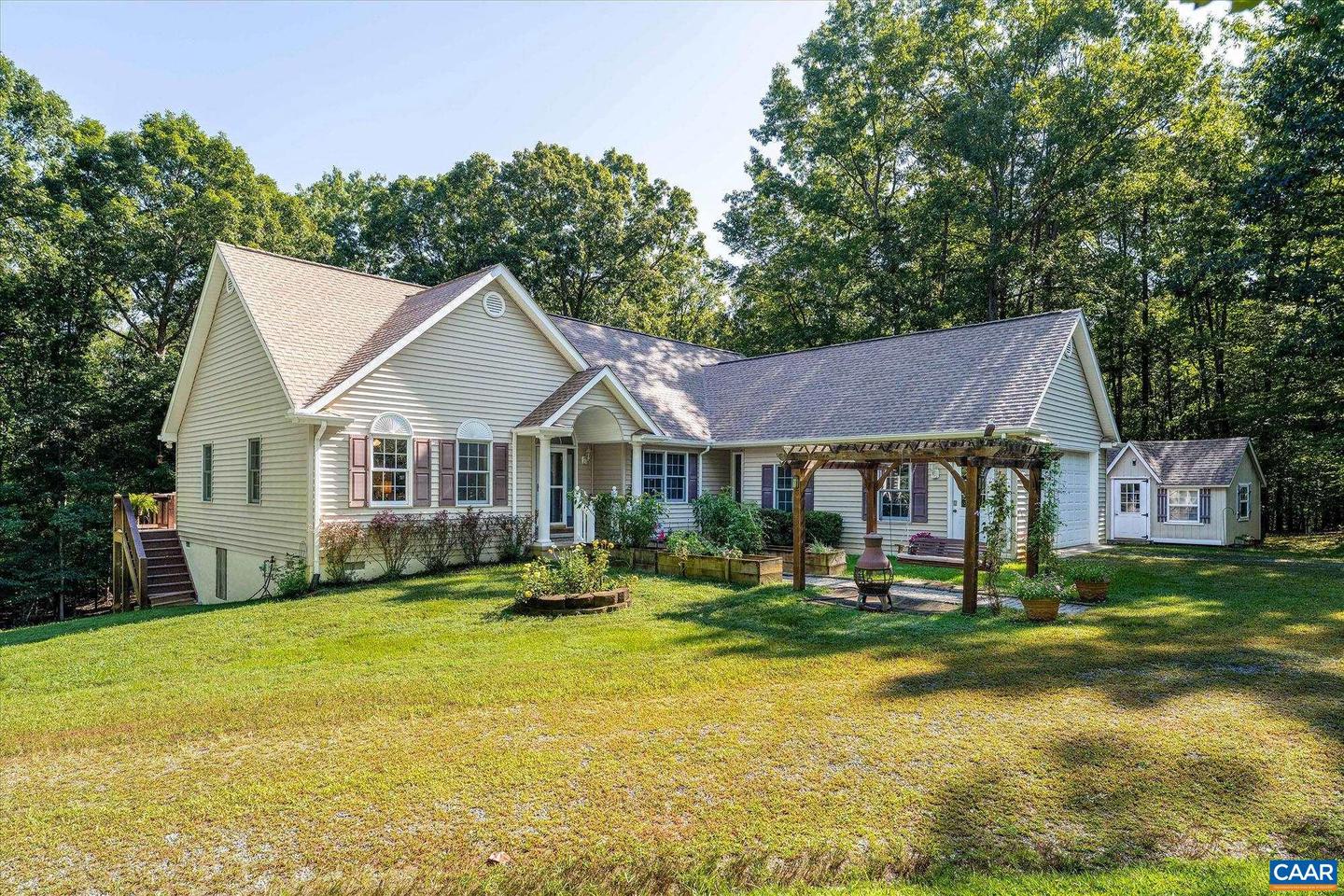9165 TOTIER CREEK RD, SCOTTSVILLE, Virginia 24590, 3 Bedrooms Bedrooms, ,2 BathroomsBathrooms,Residential,For sale,9165 TOTIER CREEK RD,668356 MLS # 668356