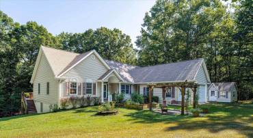 9165 TOTIER CREEK RD, SCOTTSVILLE, Virginia 24590, 3 Bedrooms Bedrooms, ,2 BathroomsBathrooms,Residential,For sale,9165 TOTIER CREEK RD,668356 MLS # 668356