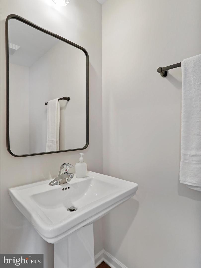 330 W 11TH ST, FRONT ROYAL, Virginia 22630, 3 Bedrooms Bedrooms, ,3 BathroomsBathrooms,Residential,For sale,330 W 11TH ST,VAWR2012144 MLS # VAWR2012144