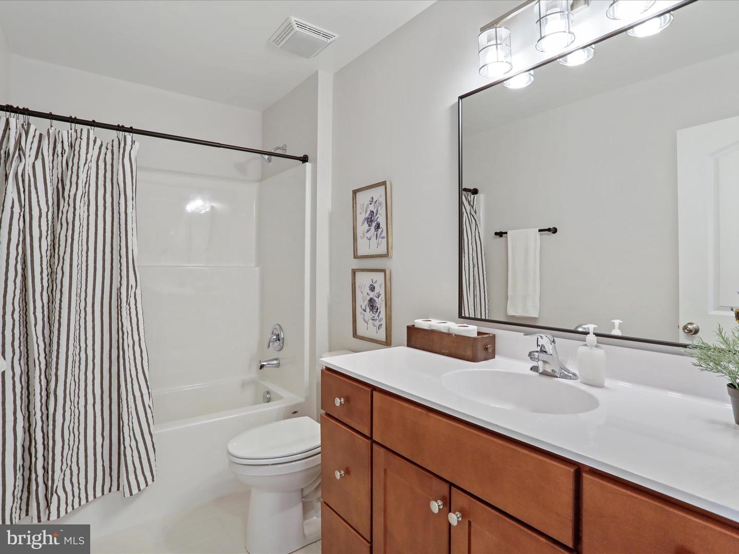330 W 11TH ST, FRONT ROYAL, Virginia 22630, 3 Bedrooms Bedrooms, ,3 BathroomsBathrooms,Residential,For sale,330 W 11TH ST,VAWR2012144 MLS # VAWR2012144