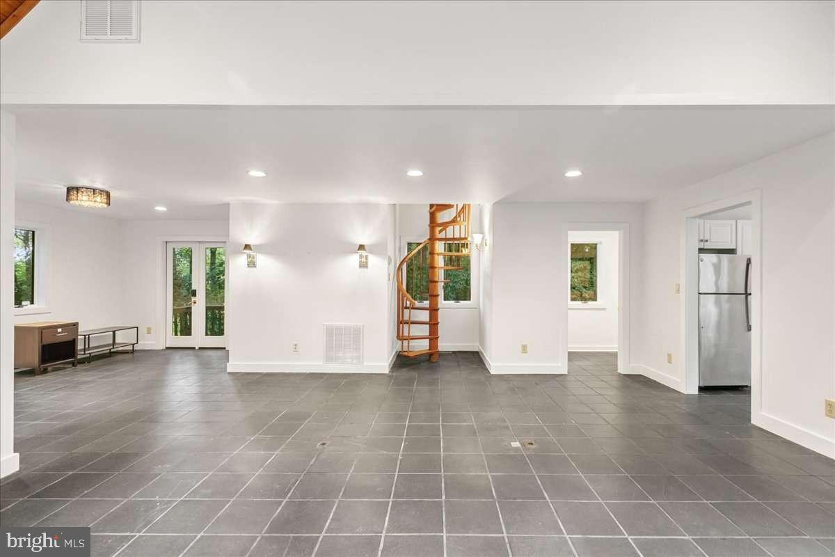 9324 GEORGETOWN PIKE, GREAT FALLS, Virginia 22066, 6 Bedrooms Bedrooms, ,7 BathroomsBathrooms,Residential,For sale,9324 GEORGETOWN PIKE,VAFX2264026 MLS # VAFX2264026