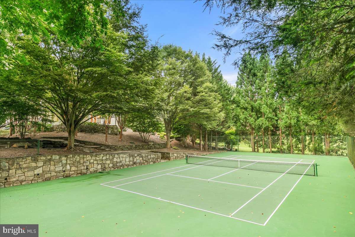 9324 GEORGETOWN PIKE, GREAT FALLS, Virginia 22066, 6 Bedrooms Bedrooms, ,7 BathroomsBathrooms,Residential,For sale,9324 GEORGETOWN PIKE,VAFX2264026 MLS # VAFX2264026