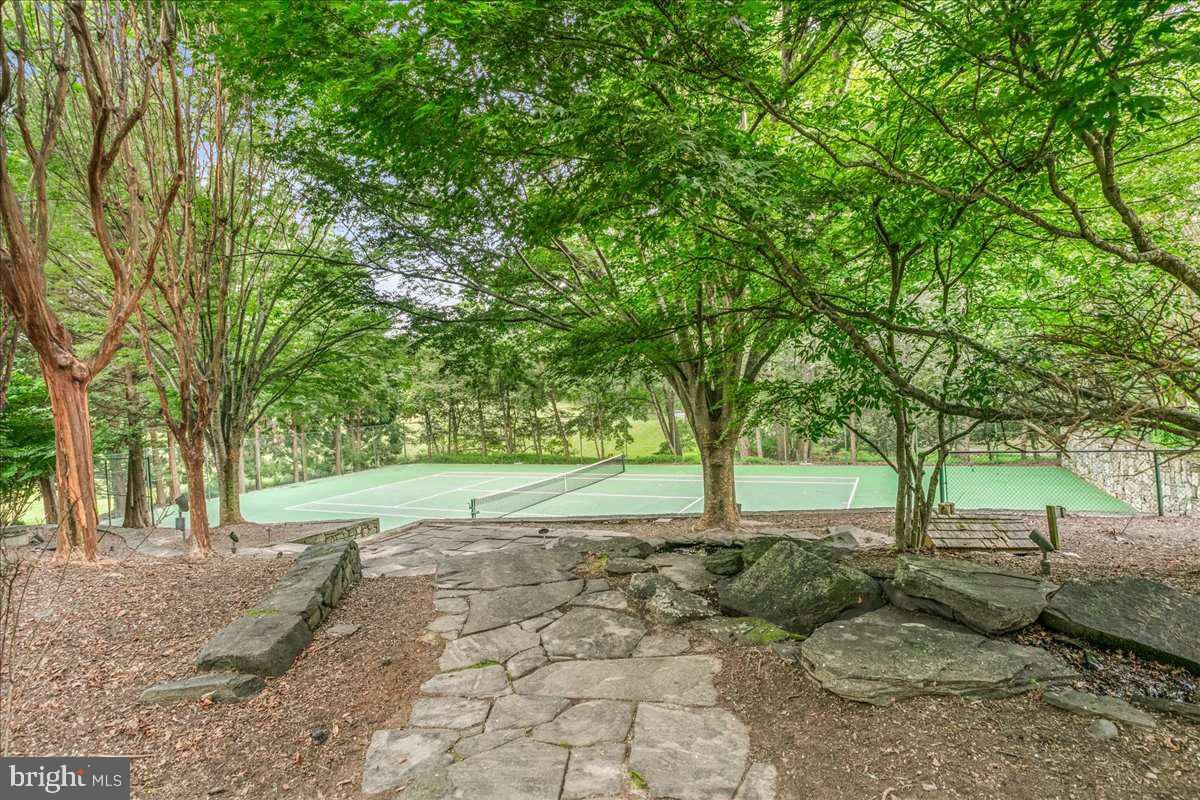 9324 GEORGETOWN PIKE, GREAT FALLS, Virginia 22066, 6 Bedrooms Bedrooms, ,7 BathroomsBathrooms,Residential,For sale,9324 GEORGETOWN PIKE,VAFX2264026 MLS # VAFX2264026