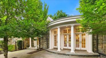 9324 GEORGETOWN PIKE, GREAT FALLS, Virginia 22066, 6 Bedrooms Bedrooms, ,7 BathroomsBathrooms,Residential,For sale,9324 GEORGETOWN PIKE,VAFX2264026 MLS # VAFX2264026