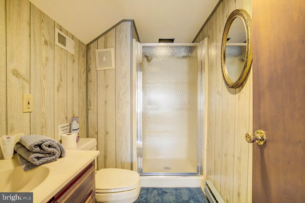 3284 COLONA ST, CHINCOTEAGUE ISLAND, Virginia 23336, 3 Bedrooms Bedrooms, ,2 BathroomsBathrooms,Residential,For sale,3284 COLONA ST,VAAC2002204 MLS # VAAC2002204