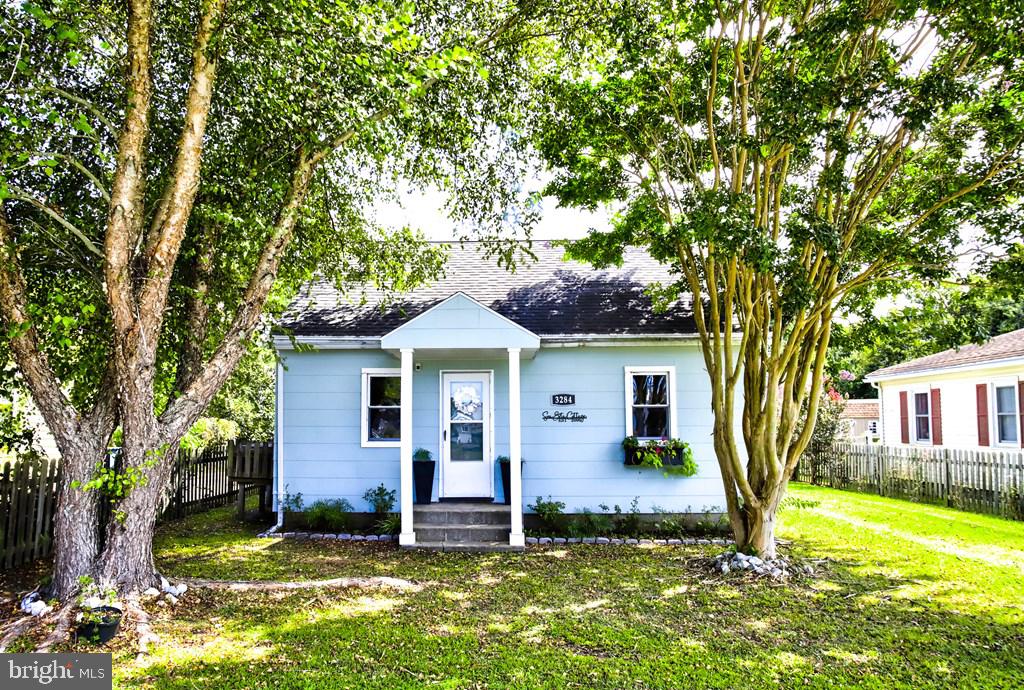 3284 COLONA ST, CHINCOTEAGUE ISLAND, Virginia 23336, 3 Bedrooms Bedrooms, ,2 BathroomsBathrooms,Residential,For sale,3284 COLONA ST,VAAC2002204 MLS # VAAC2002204