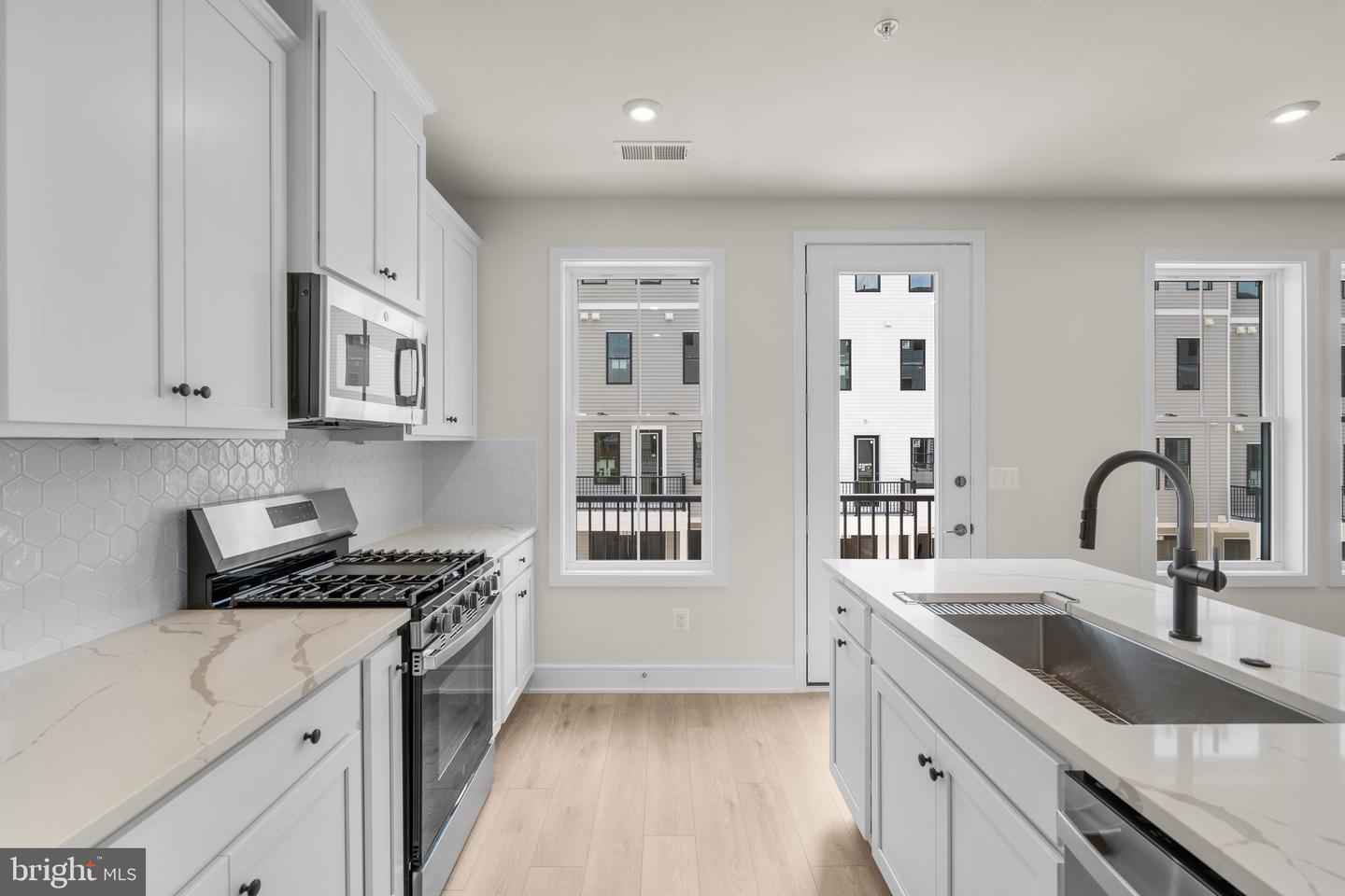 43497 FARRINGDON SQ, BROADLANDS, Virginia 20148, 3 Bedrooms Bedrooms, ,2 BathroomsBathrooms,Residential,For sale,43497 FARRINGDON SQ,VALO2105666 MLS # VALO2105666
