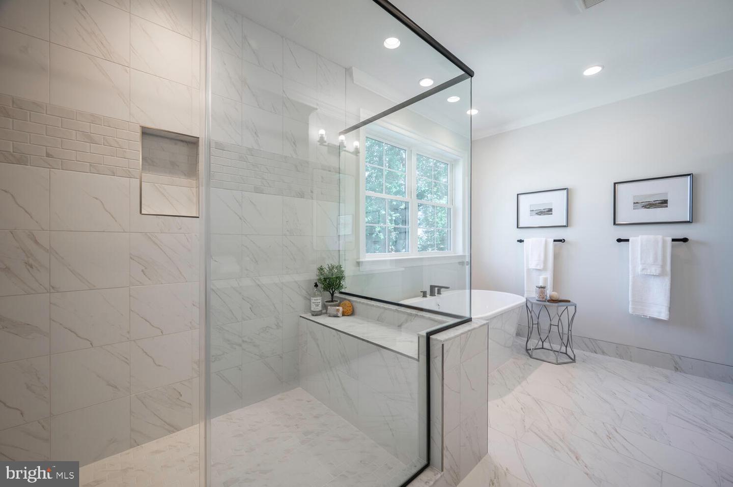 2641 N OHIO ST N, ARLINGTON, Virginia 22207, 6 Bedrooms Bedrooms, ,5 BathroomsBathrooms,Residential,For sale,2641 N OHIO ST N,VAAR2056056 MLS # VAAR2056056