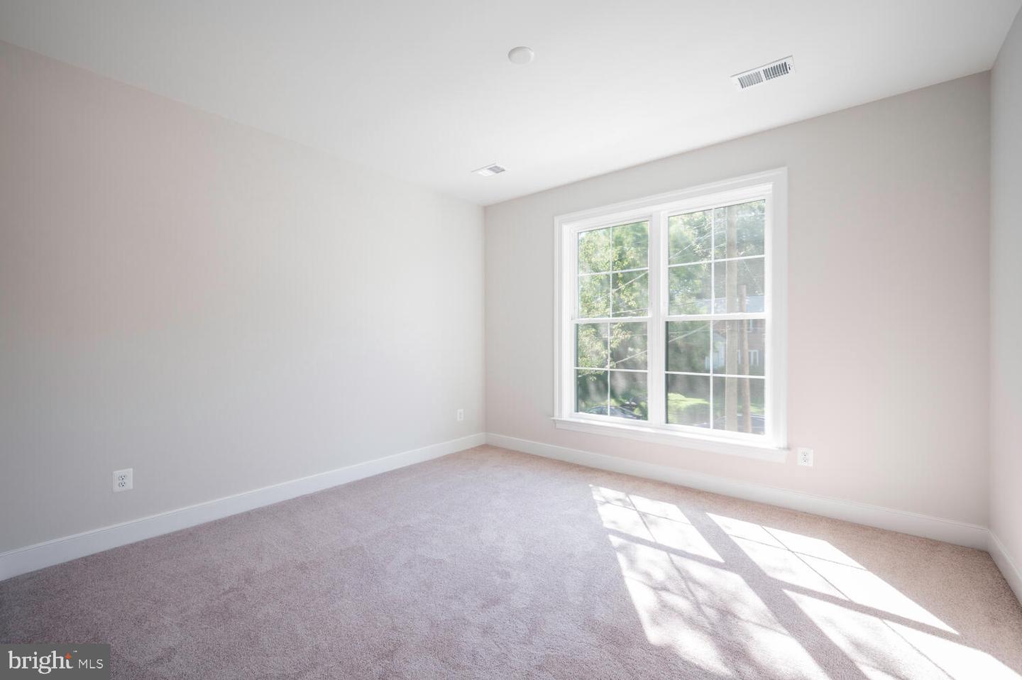 2641 N OHIO ST N, ARLINGTON, Virginia 22207, 6 Bedrooms Bedrooms, ,5 BathroomsBathrooms,Residential,For sale,2641 N OHIO ST N,VAAR2056056 MLS # VAAR2056056