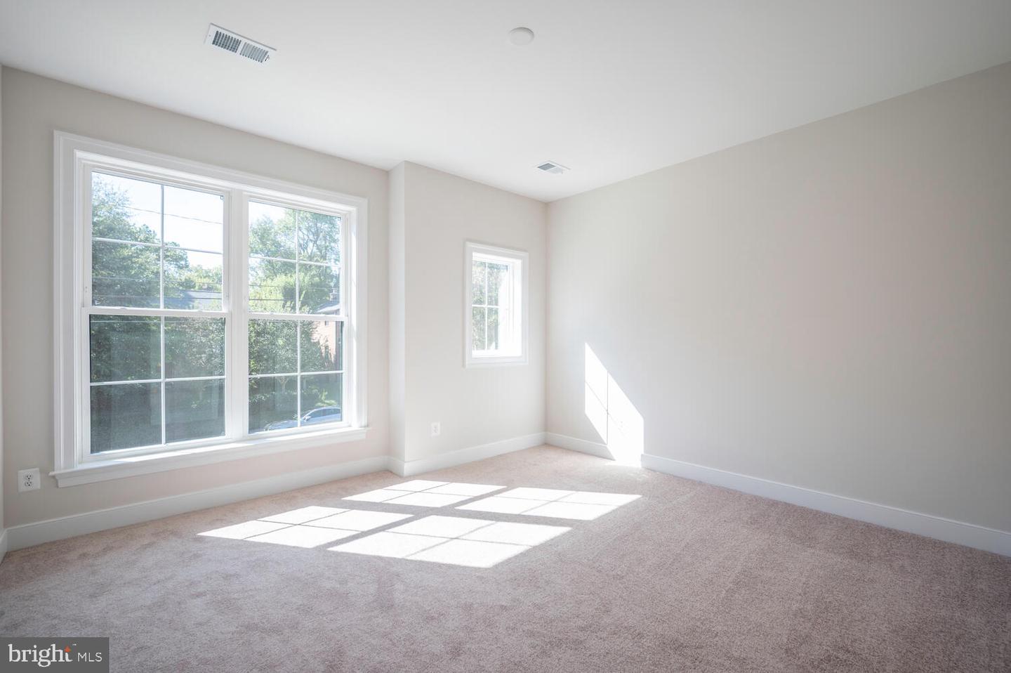 2641 N OHIO ST N, ARLINGTON, Virginia 22207, 6 Bedrooms Bedrooms, ,5 BathroomsBathrooms,Residential,For sale,2641 N OHIO ST N,VAAR2056056 MLS # VAAR2056056