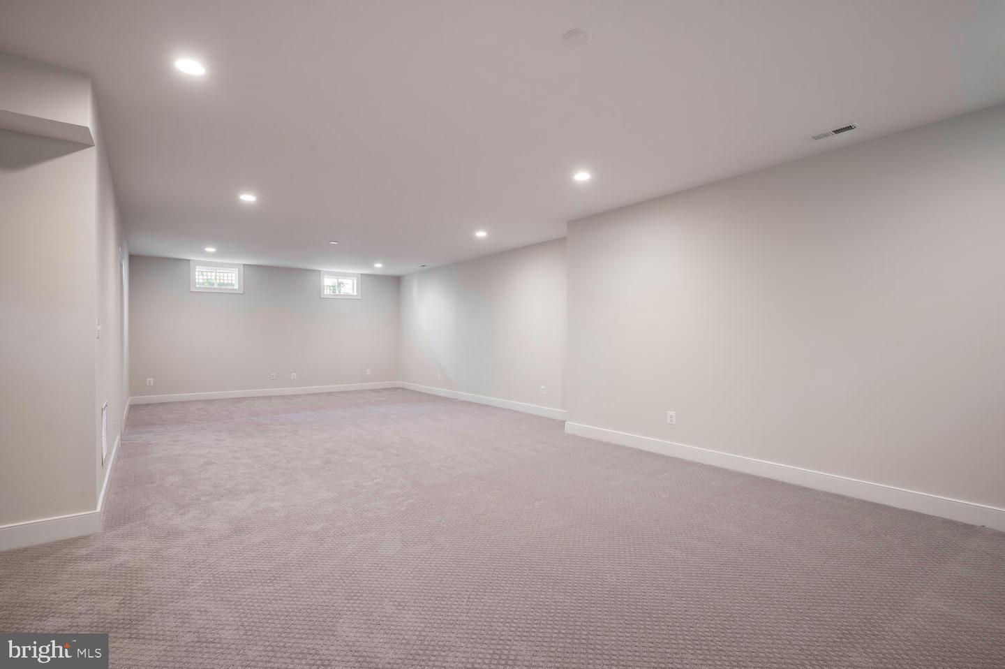 2641 N OHIO ST N, ARLINGTON, Virginia 22207, 6 Bedrooms Bedrooms, ,5 BathroomsBathrooms,Residential,For sale,2641 N OHIO ST N,VAAR2056056 MLS # VAAR2056056