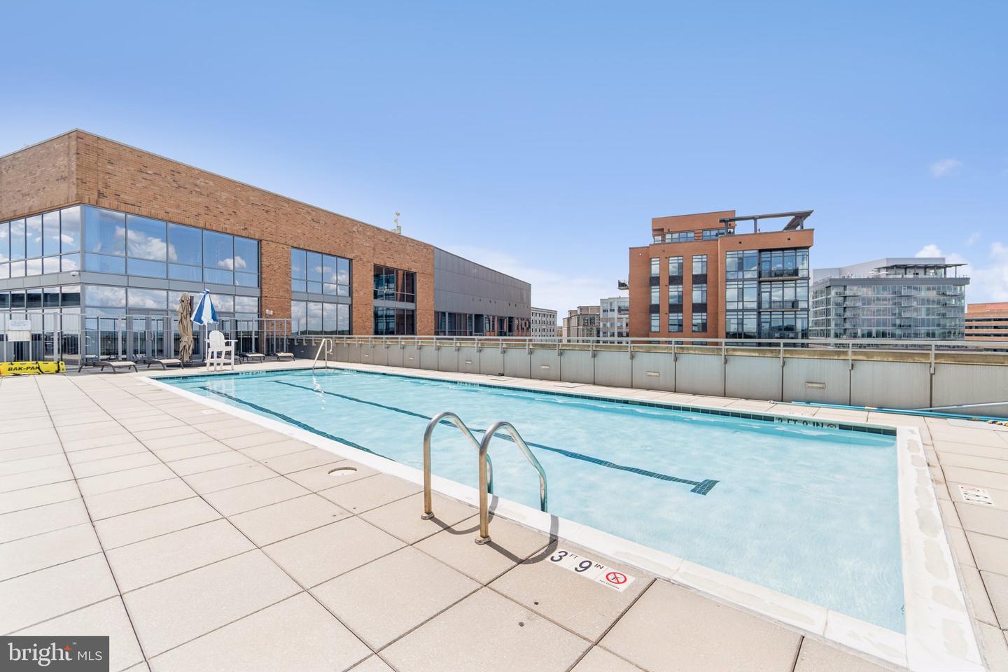 2001 15TH ST N #506, ARLINGTON, Virginia 22201, 2 Bedrooms Bedrooms, ,2 BathroomsBathrooms,Residential,For sale,2001 15TH ST N #506,VAAR2056314 MLS # VAAR2056314