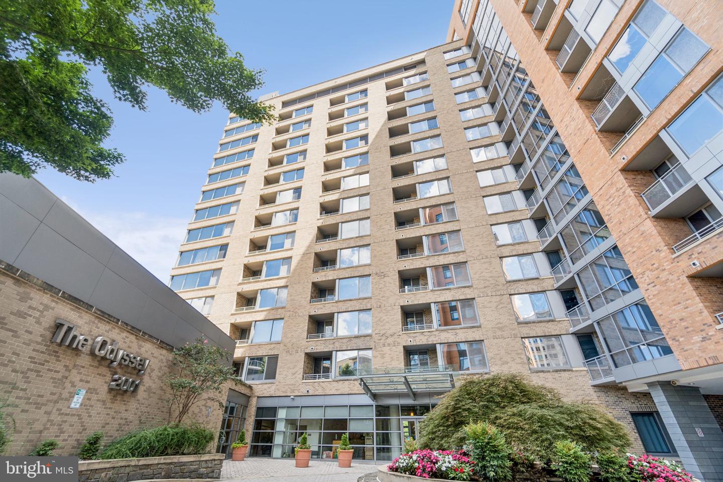 2001 15TH ST N #506, ARLINGTON, Virginia 22201, 2 Bedrooms Bedrooms, ,2 BathroomsBathrooms,Residential,For sale,2001 15TH ST N #506,VAAR2056314 MLS # VAAR2056314