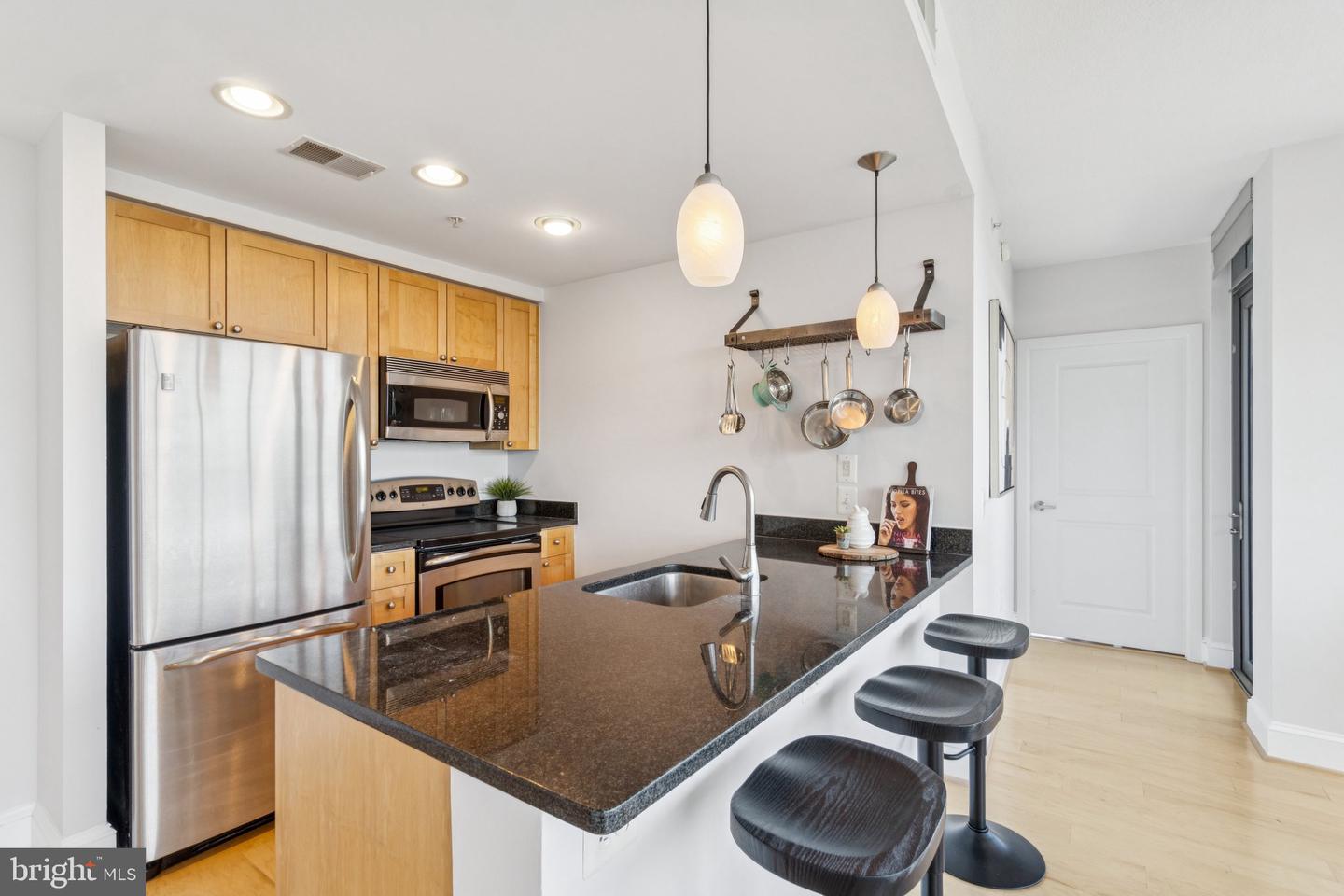 2001 15TH ST N #506, ARLINGTON, Virginia 22201, 2 Bedrooms Bedrooms, ,2 BathroomsBathrooms,Residential,For sale,2001 15TH ST N #506,VAAR2056314 MLS # VAAR2056314