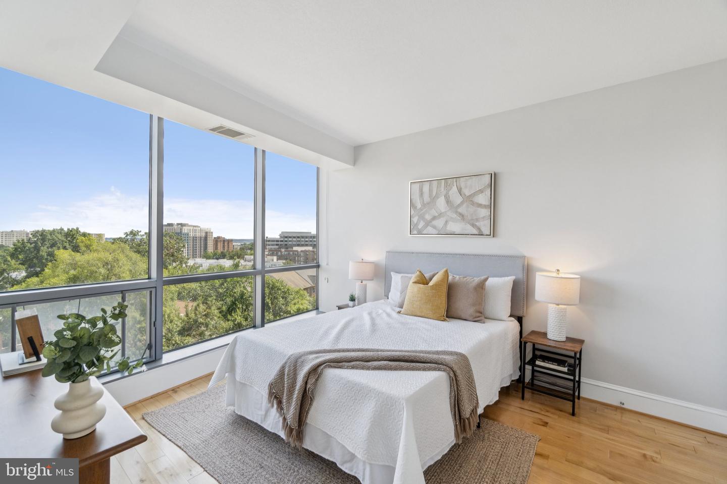 2001 15TH ST N #506, ARLINGTON, Virginia 22201, 2 Bedrooms Bedrooms, ,2 BathroomsBathrooms,Residential,For sale,2001 15TH ST N #506,VAAR2056314 MLS # VAAR2056314