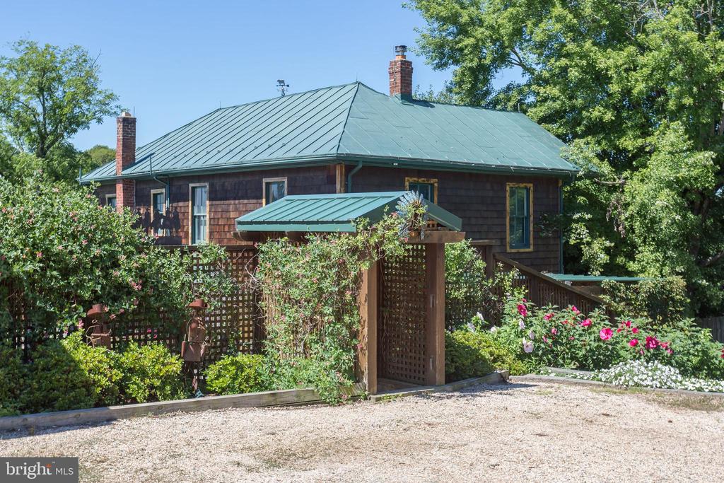240 STONELEIGH RD, PALMYRA, Virginia 22963, 6 Bedrooms Bedrooms, ,4 BathroomsBathrooms,Residential,240 STONELEIGH RD,VAFN2000496 MLS # VAFN2000496