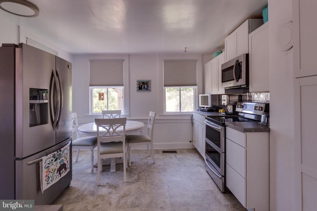 240 STONELEIGH RD, PALMYRA, Virginia 22963, 6 Bedrooms Bedrooms, ,4 BathroomsBathrooms,Residential,240 STONELEIGH RD,VAFN2000496 MLS # VAFN2000496