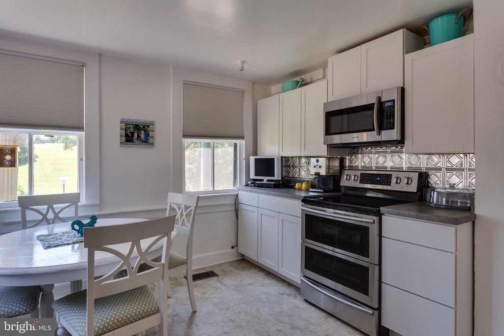240 STONELEIGH RD, PALMYRA, Virginia 22963, 6 Bedrooms Bedrooms, ,4 BathroomsBathrooms,Residential,240 STONELEIGH RD,VAFN2000496 MLS # VAFN2000496
