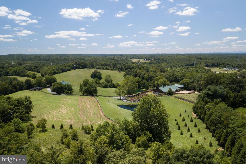 240 STONELEIGH RD, PALMYRA, Virginia 22963, 6 Bedrooms Bedrooms, ,4 BathroomsBathrooms,Residential,240 STONELEIGH RD,VAFN2000496 MLS # VAFN2000496