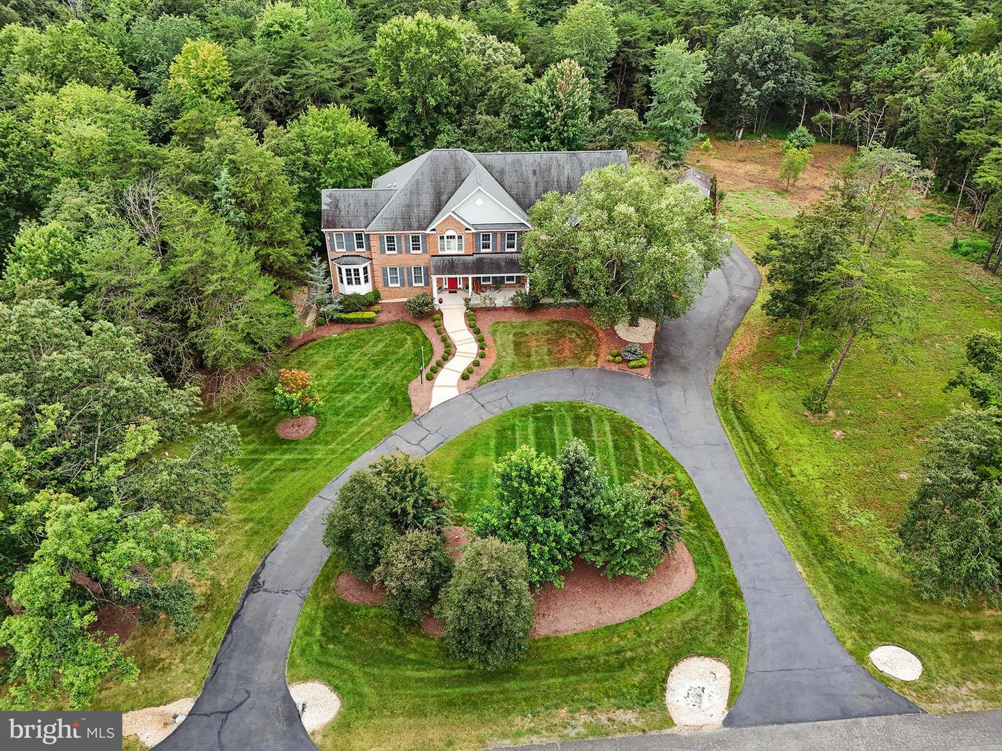 6304 HUNT CHASE CT, CENTREVILLE, Virginia 20120, 5 Bedrooms Bedrooms, 24 Rooms Rooms,5 BathroomsBathrooms,Residential,For sale,6304 HUNT CHASE CT,VAFX2246986 MLS # VAFX2246986