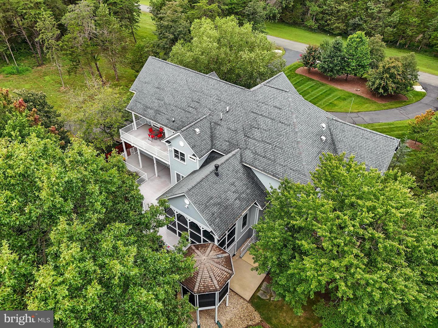6304 HUNT CHASE CT, CENTREVILLE, Virginia 20120, 5 Bedrooms Bedrooms, 24 Rooms Rooms,5 BathroomsBathrooms,Residential,For sale,6304 HUNT CHASE CT,VAFX2246986 MLS # VAFX2246986