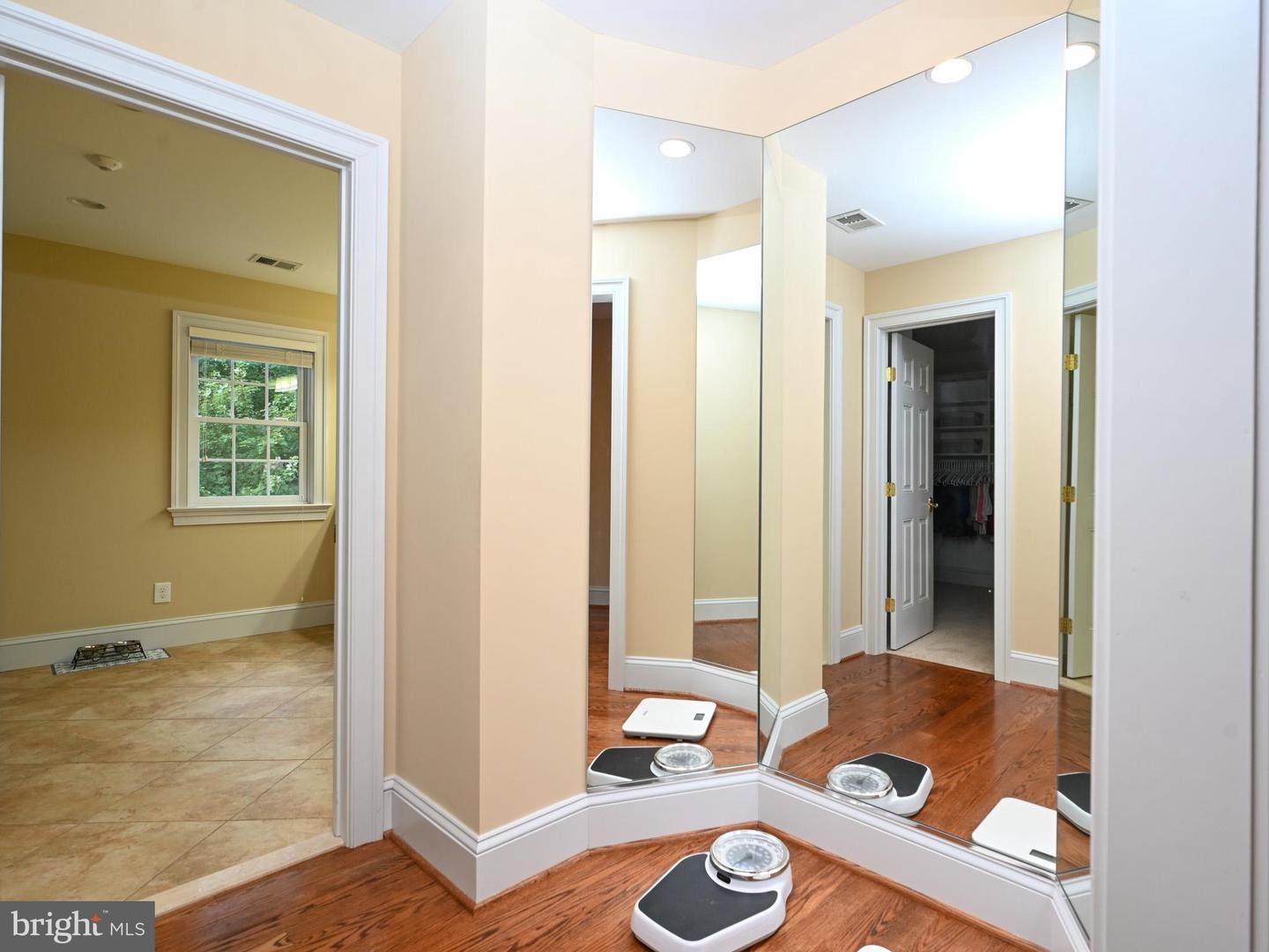 6304 HUNT CHASE CT, CENTREVILLE, Virginia 20120, 5 Bedrooms Bedrooms, 24 Rooms Rooms,5 BathroomsBathrooms,Residential,For sale,6304 HUNT CHASE CT,VAFX2246986 MLS # VAFX2246986
