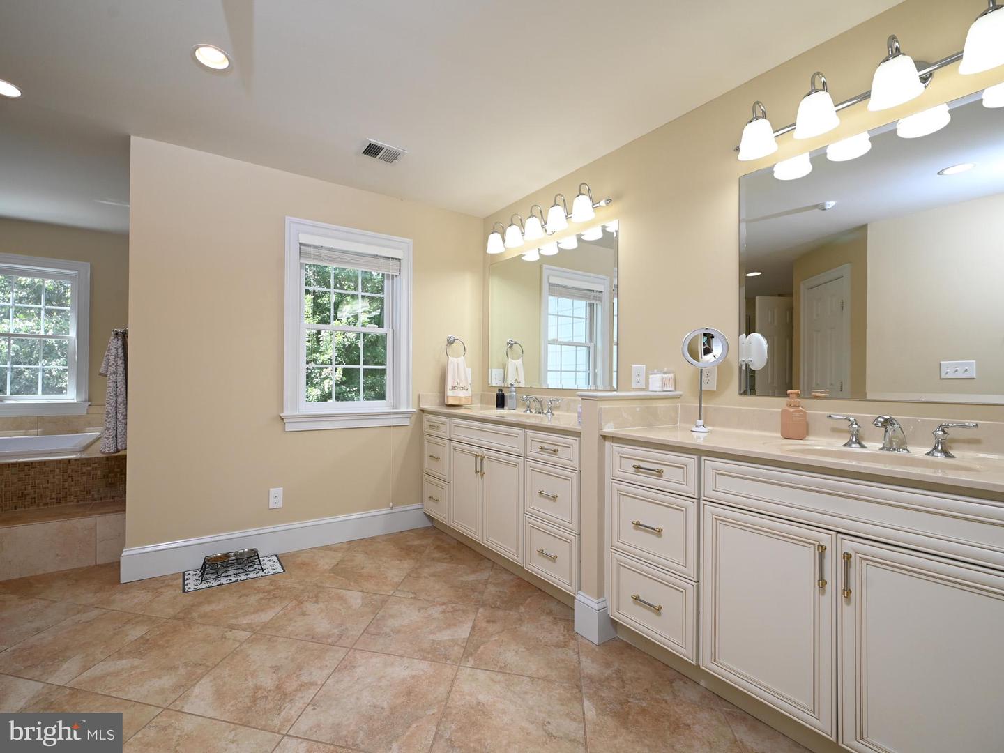 6304 HUNT CHASE CT, CENTREVILLE, Virginia 20120, 5 Bedrooms Bedrooms, 24 Rooms Rooms,5 BathroomsBathrooms,Residential,For sale,6304 HUNT CHASE CT,VAFX2246986 MLS # VAFX2246986