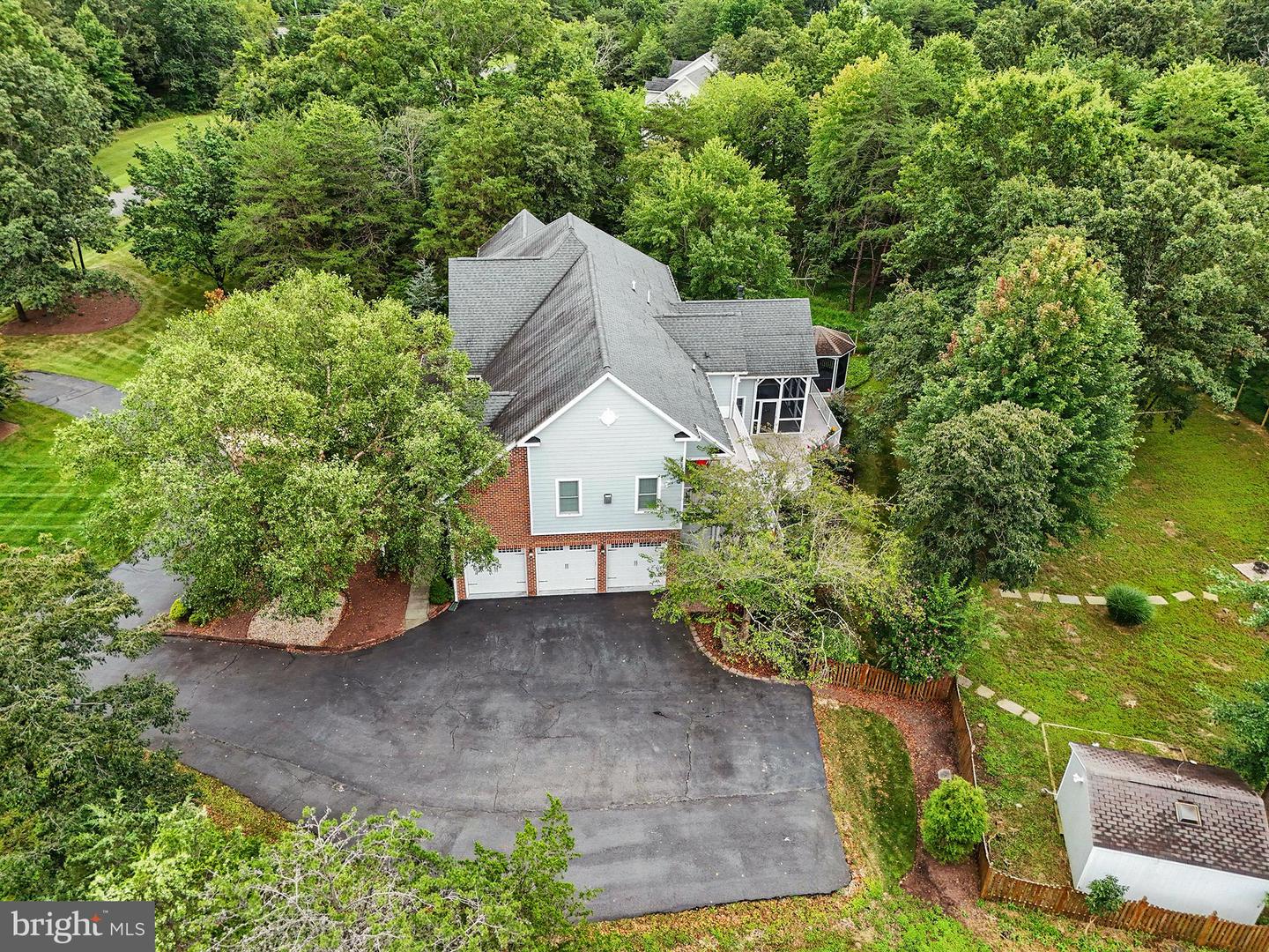6304 HUNT CHASE CT, CENTREVILLE, Virginia 20120, 5 Bedrooms Bedrooms, 24 Rooms Rooms,5 BathroomsBathrooms,Residential,For sale,6304 HUNT CHASE CT,VAFX2246986 MLS # VAFX2246986