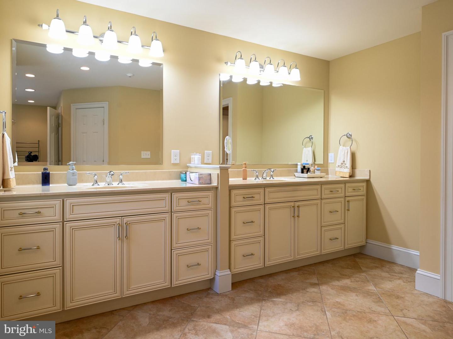 6304 HUNT CHASE CT, CENTREVILLE, Virginia 20120, 5 Bedrooms Bedrooms, 24 Rooms Rooms,5 BathroomsBathrooms,Residential,For sale,6304 HUNT CHASE CT,VAFX2246986 MLS # VAFX2246986