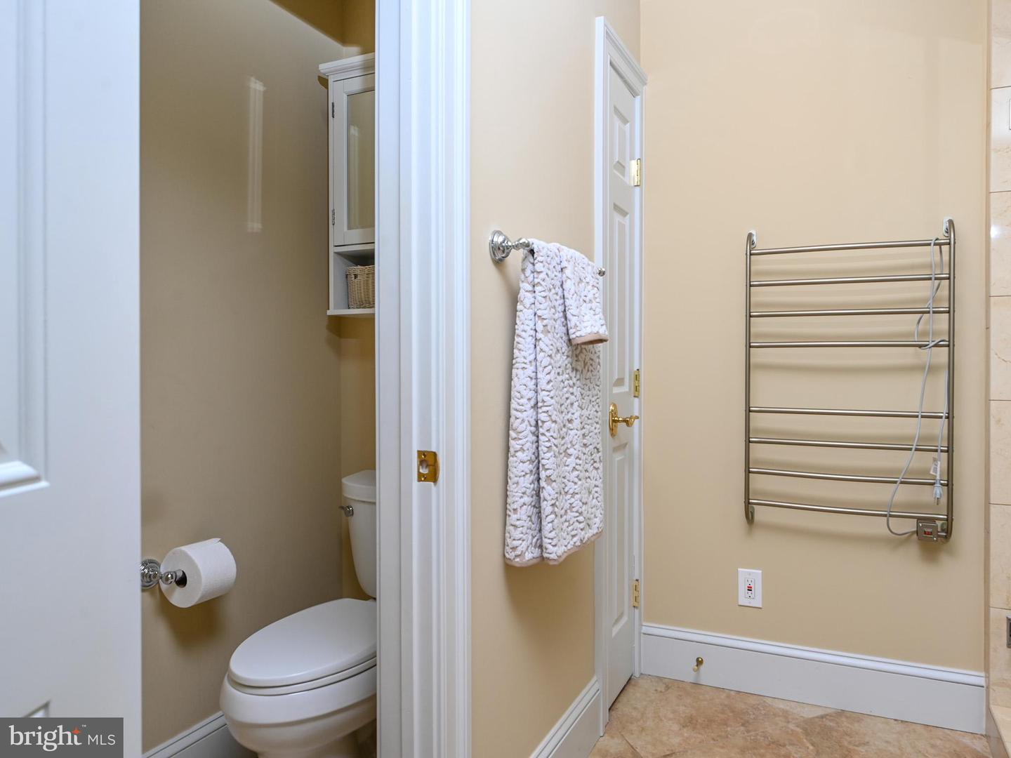 6304 HUNT CHASE CT, CENTREVILLE, Virginia 20120, 5 Bedrooms Bedrooms, 24 Rooms Rooms,5 BathroomsBathrooms,Residential,For sale,6304 HUNT CHASE CT,VAFX2246986 MLS # VAFX2246986