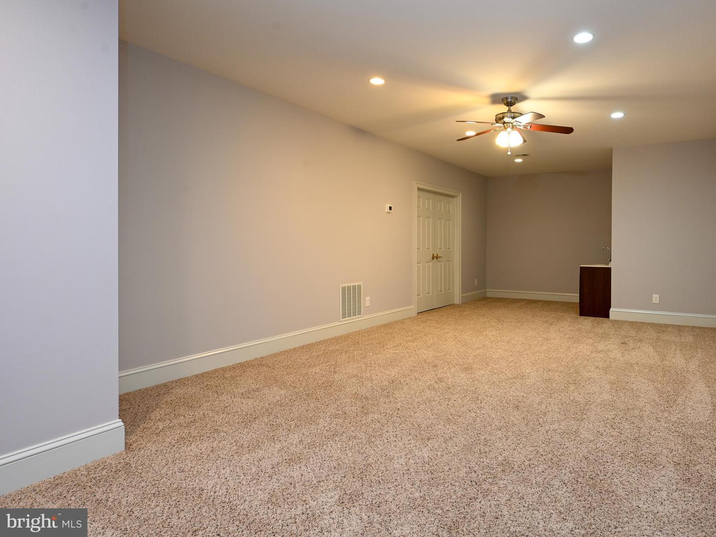 6304 HUNT CHASE CT, CENTREVILLE, Virginia 20120, 5 Bedrooms Bedrooms, 24 Rooms Rooms,5 BathroomsBathrooms,Residential,For sale,6304 HUNT CHASE CT,VAFX2246986 MLS # VAFX2246986