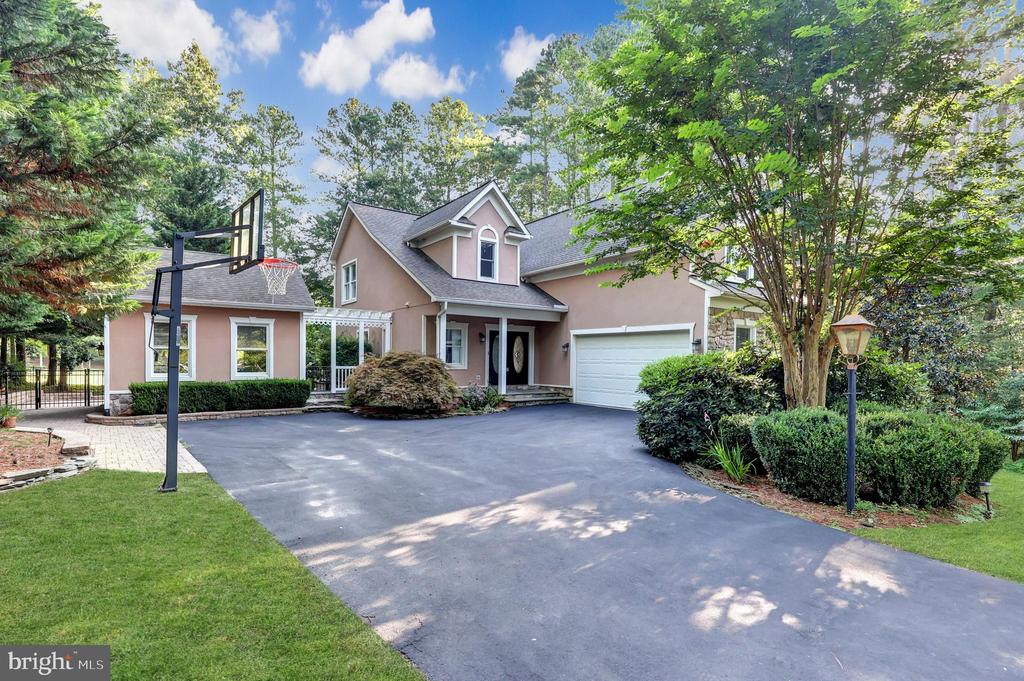 11607 FAWN LAKE PKWY, SPOTSYLVANIA, Virginia 22551, 5 Bedrooms Bedrooms, ,4 BathroomsBathrooms,Residential,11607 FAWN LAKE PKWY,VASP2035718 MLS # VASP2035718
