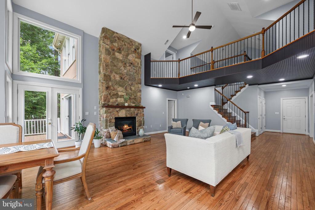 11607 FAWN LAKE PKWY, SPOTSYLVANIA, Virginia 22551, 5 Bedrooms Bedrooms, ,4 BathroomsBathrooms,Residential,11607 FAWN LAKE PKWY,VASP2035718 MLS # VASP2035718