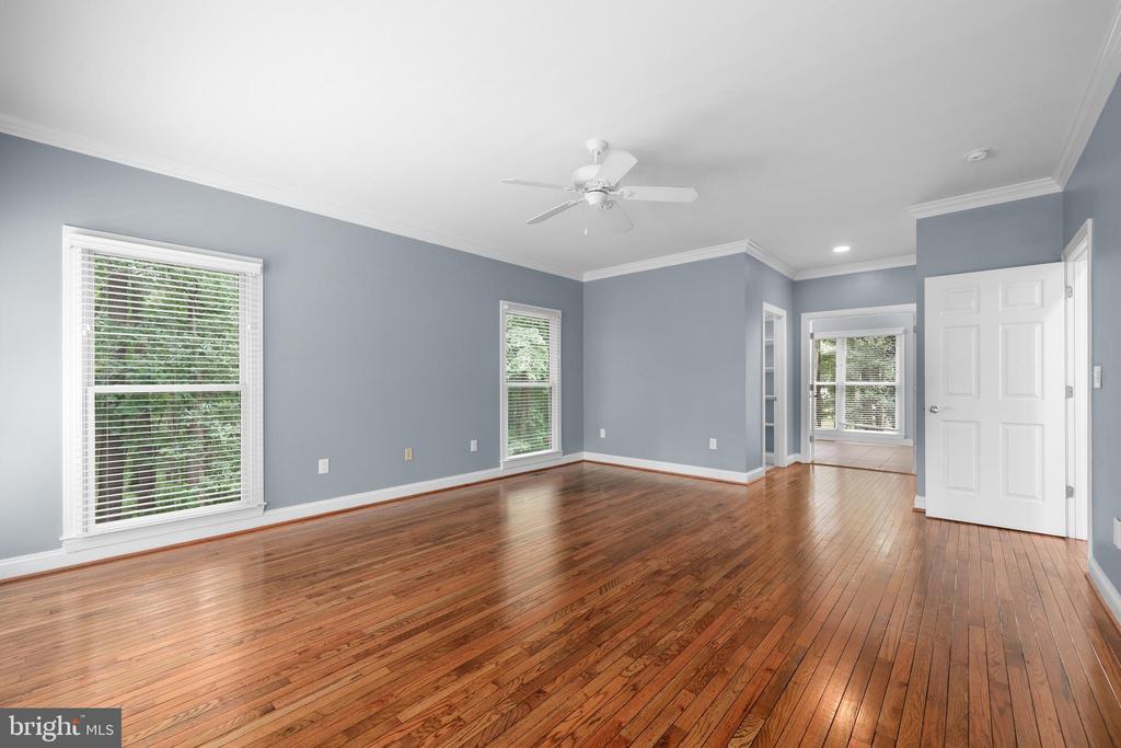 11607 FAWN LAKE PKWY, SPOTSYLVANIA, Virginia 22551, 5 Bedrooms Bedrooms, ,4 BathroomsBathrooms,Residential,11607 FAWN LAKE PKWY,VASP2035718 MLS # VASP2035718
