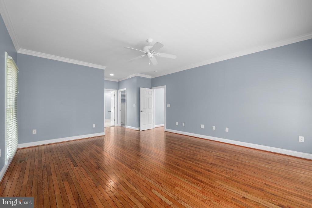 11607 FAWN LAKE PKWY, SPOTSYLVANIA, Virginia 22551, 5 Bedrooms Bedrooms, ,4 BathroomsBathrooms,Residential,11607 FAWN LAKE PKWY,VASP2035718 MLS # VASP2035718