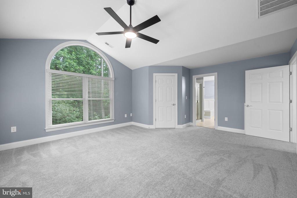 11607 FAWN LAKE PKWY, SPOTSYLVANIA, Virginia 22551, 5 Bedrooms Bedrooms, ,4 BathroomsBathrooms,Residential,11607 FAWN LAKE PKWY,VASP2035718 MLS # VASP2035718