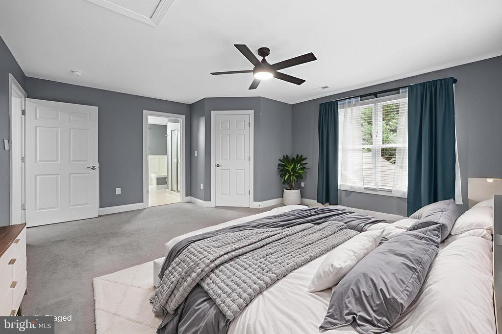 11607 FAWN LAKE PKWY, SPOTSYLVANIA, Virginia 22551, 5 Bedrooms Bedrooms, ,4 BathroomsBathrooms,Residential,11607 FAWN LAKE PKWY,VASP2035718 MLS # VASP2035718