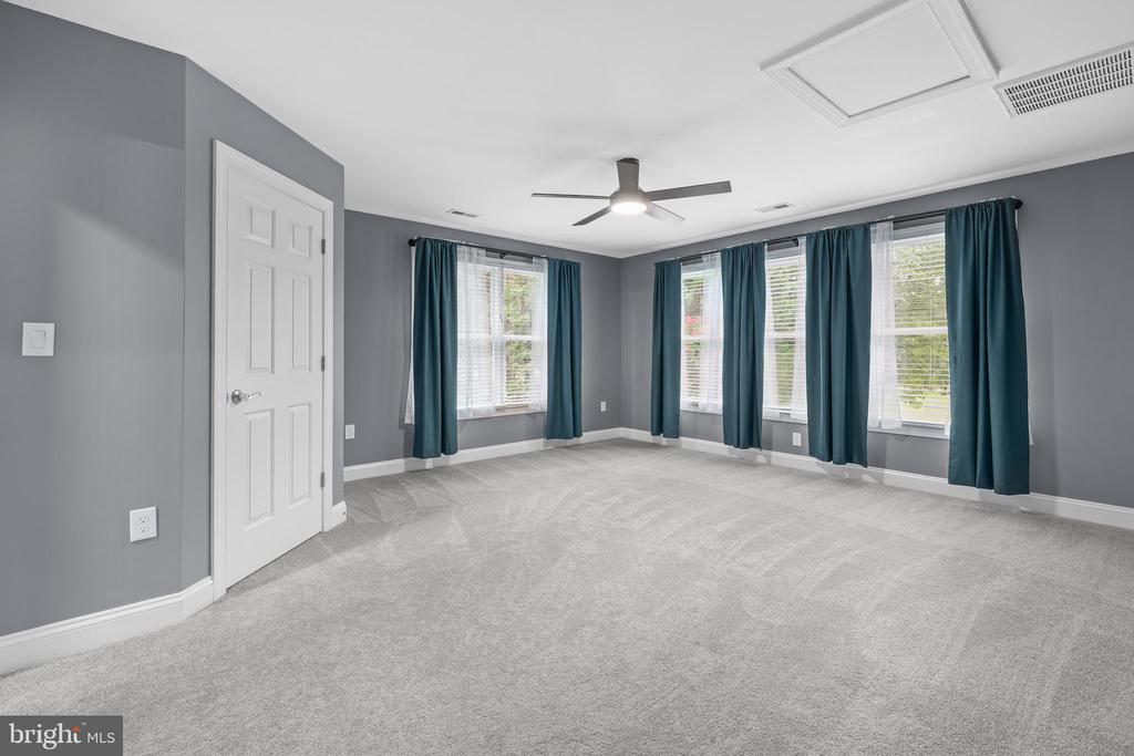 11607 FAWN LAKE PKWY, SPOTSYLVANIA, Virginia 22551, 5 Bedrooms Bedrooms, ,4 BathroomsBathrooms,Residential,11607 FAWN LAKE PKWY,VASP2035718 MLS # VASP2035718
