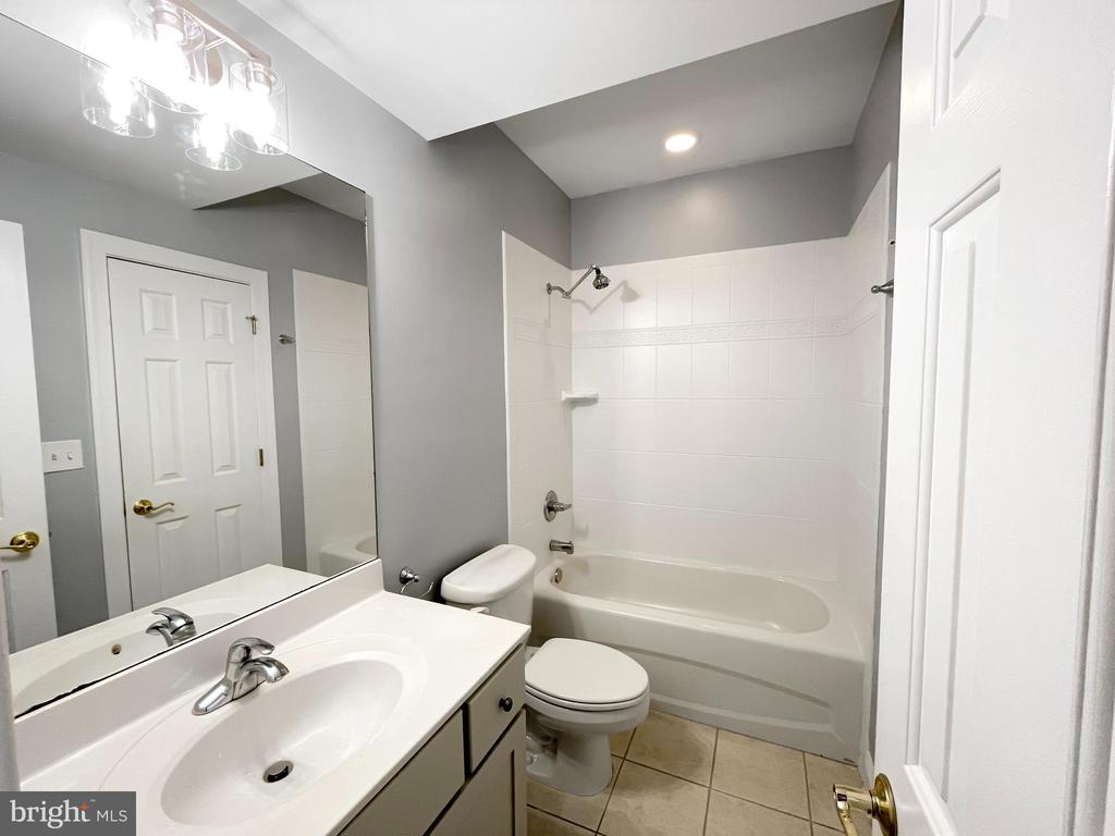 11607 FAWN LAKE PKWY, SPOTSYLVANIA, Virginia 22551, 5 Bedrooms Bedrooms, ,4 BathroomsBathrooms,Residential,11607 FAWN LAKE PKWY,VASP2035718 MLS # VASP2035718