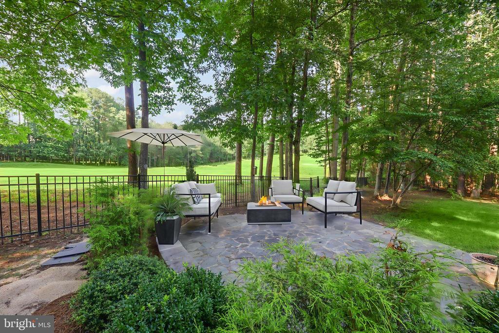 11607 FAWN LAKE PKWY, SPOTSYLVANIA, Virginia 22551, 5 Bedrooms Bedrooms, ,4 BathroomsBathrooms,Residential,11607 FAWN LAKE PKWY,VASP2035718 MLS # VASP2035718