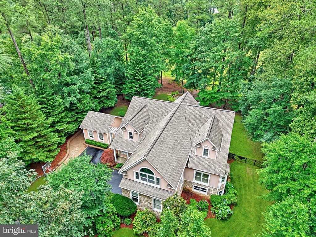 11607 FAWN LAKE PKWY, SPOTSYLVANIA, Virginia 22551, 5 Bedrooms Bedrooms, ,4 BathroomsBathrooms,Residential,11607 FAWN LAKE PKWY,VASP2035718 MLS # VASP2035718