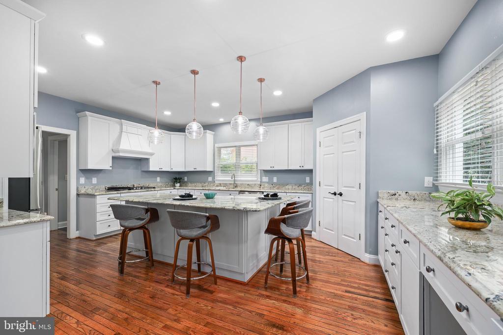 11607 FAWN LAKE PKWY, SPOTSYLVANIA, Virginia 22551, 5 Bedrooms Bedrooms, ,4 BathroomsBathrooms,Residential,11607 FAWN LAKE PKWY,VASP2035718 MLS # VASP2035718