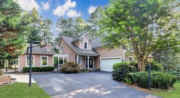 11607 FAWN LAKE PKWY, SPOTSYLVANIA, Virginia 22551, 5 Bedrooms Bedrooms, ,4 BathroomsBathrooms,Residential,11607 FAWN LAKE PKWY,VASP2035718 MLS # VASP2035718