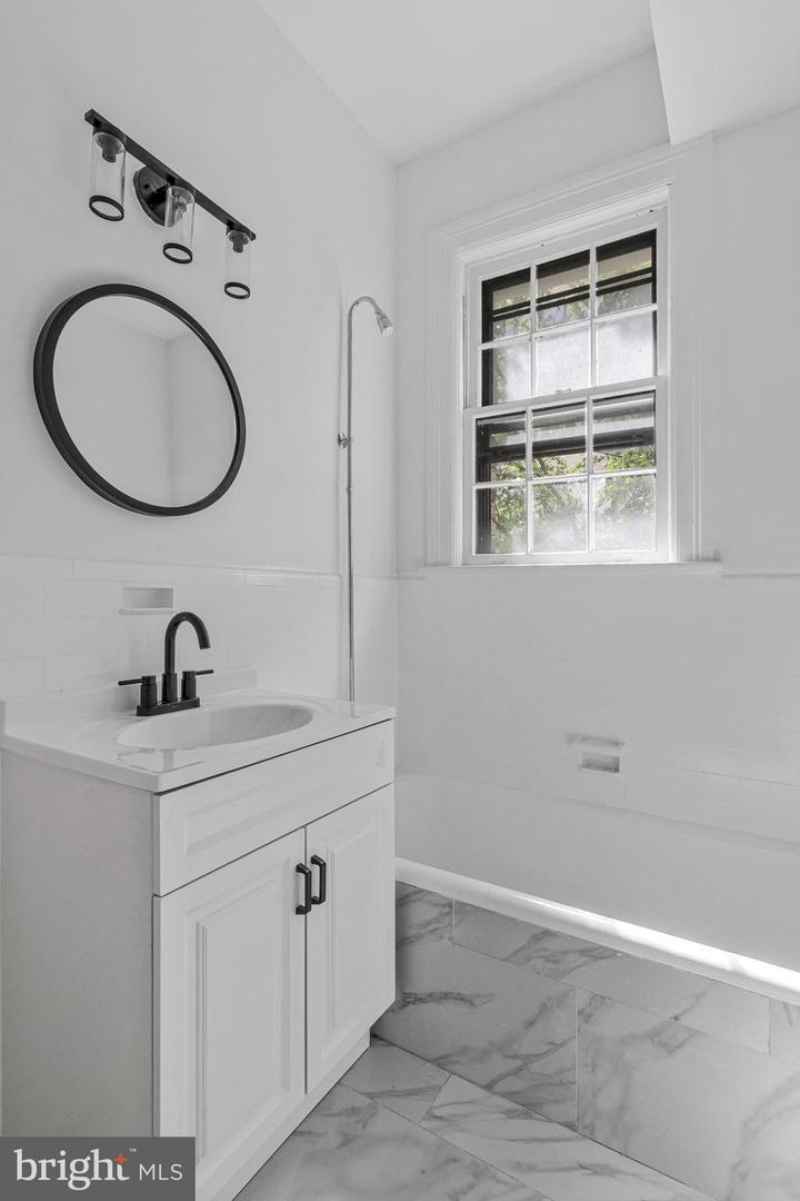 2707 ADAMS MILL RD NW #205, WASHINGTON, District Of Columbia 20009, 2 Bedrooms Bedrooms, ,1 BathroomBathrooms,Residential,For sale,2707 ADAMS MILL RD NW #205,DCDC2207220 MLS # DCDC2207220