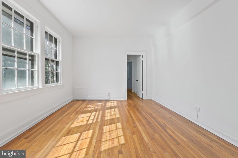 2707 ADAMS MILL RD NW #205, WASHINGTON, District Of Columbia 20009, 2 Bedrooms Bedrooms, ,1 BathroomBathrooms,Residential,For sale,2707 ADAMS MILL RD NW #205,DCDC2207220 MLS # DCDC2207220